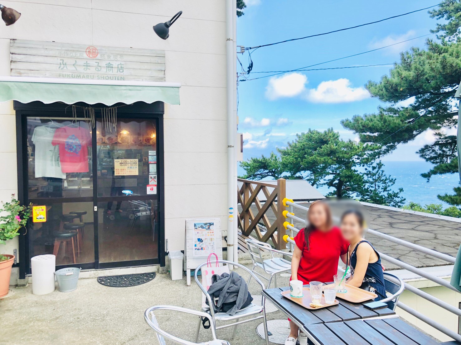 御蔵島唯一のカフェふくまる商店さん